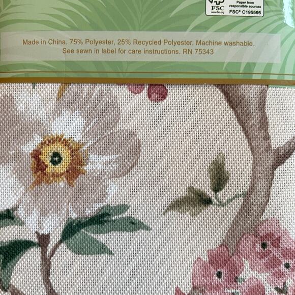 Lillian August Floral Dinner Napkins 18X18 Set of 6 Easy Care NEW - Picture 7 of 10